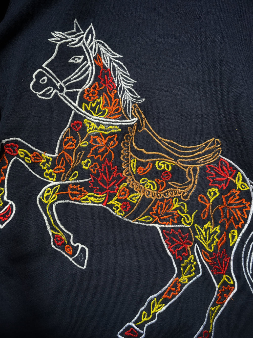 HAR CHÂTA WATAN KASHMIR DE AFGHAN PROVERB ON KASHMIR INSPIRED NAVY BLUE HOODIE