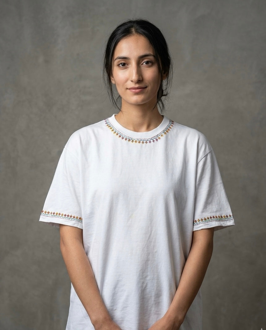 HAND SONZI EXCLUSIVE TRADITIONAL PATTERN EMBROIDERED WHITE T-SHIRT