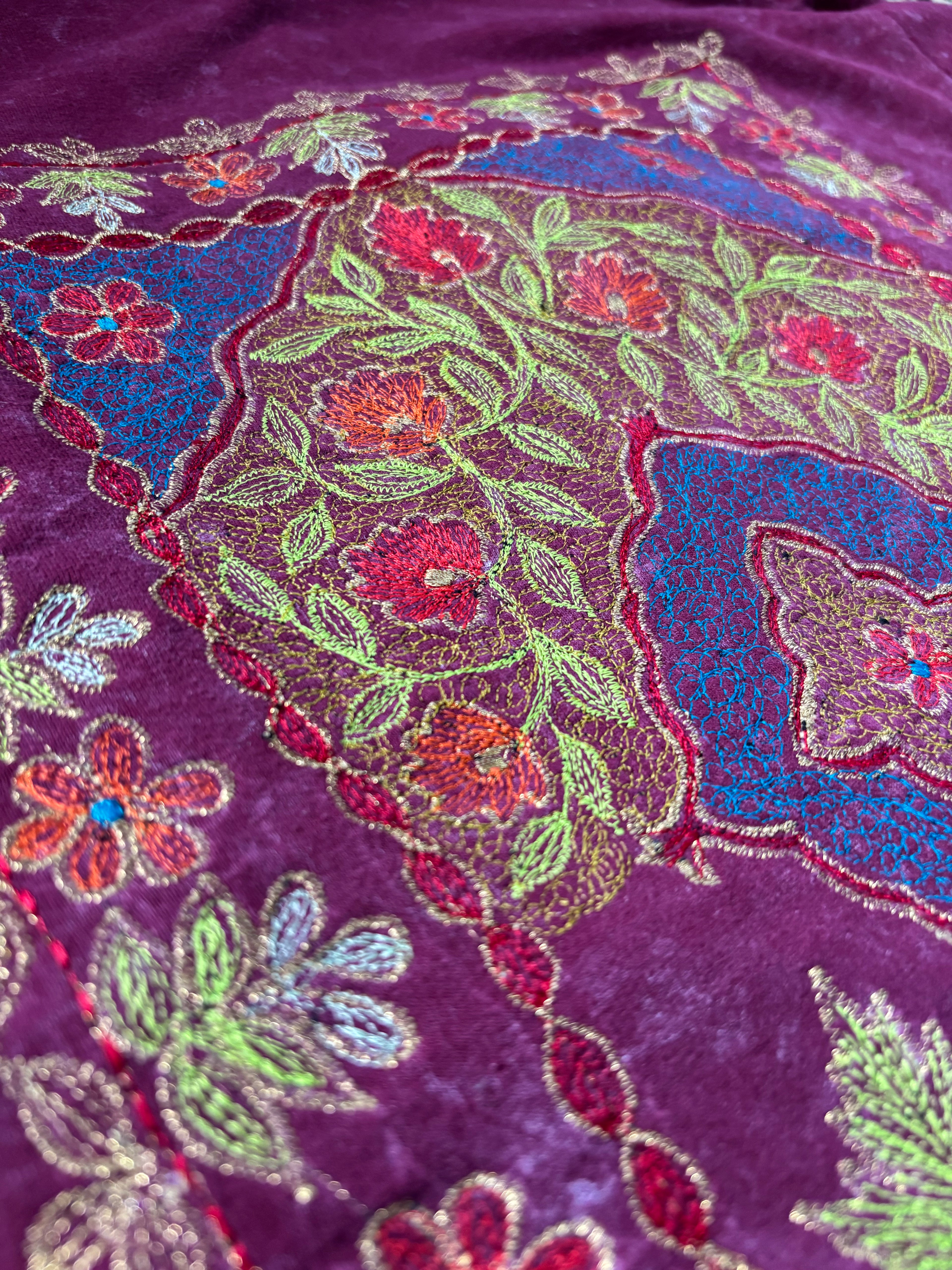 FARSH E KHAS SHADOW EMBROIDERY Acid Wash Maroon T-SHIRT