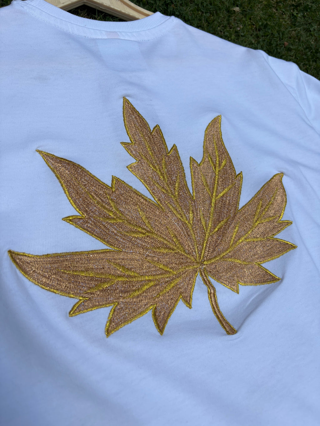 CHINAR LEAF MOTIF EMBROIDERED SKY WHITE T-SHIRT
