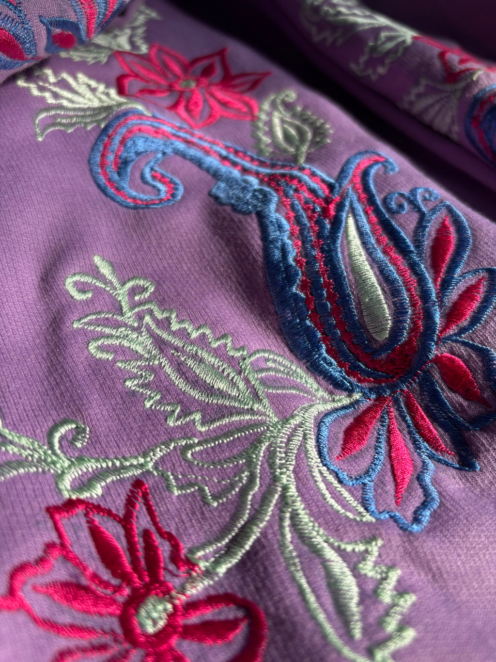 Floral Pattern Silk Thread Embroidery Lavender Hooddie