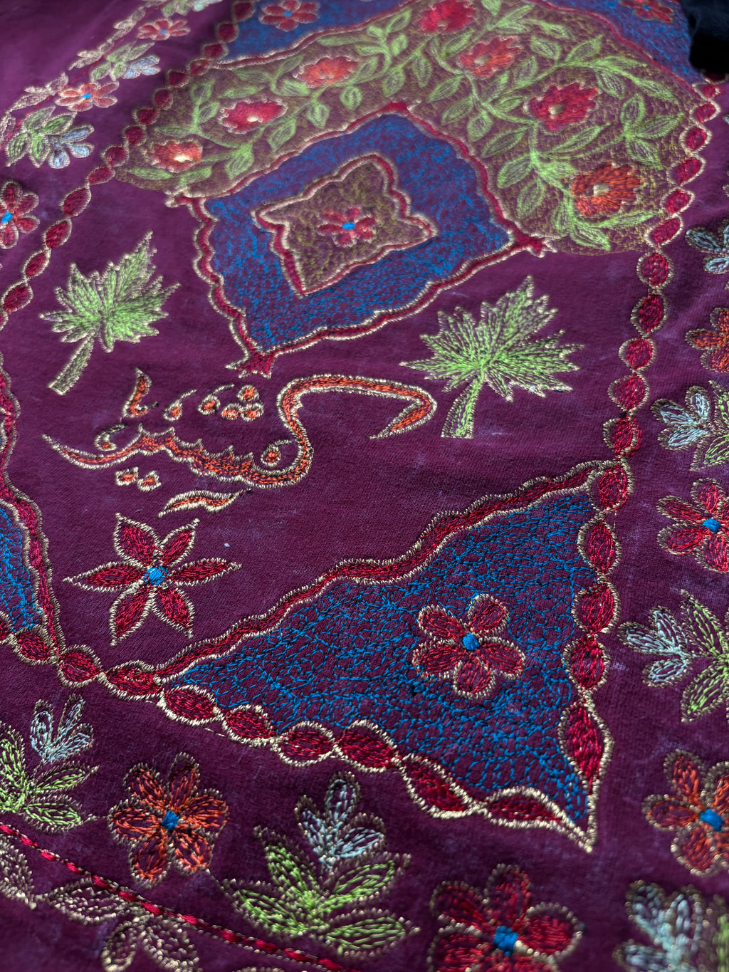 FARSH E KHAS SHADOW EMBROIDERY Acid Wash Maroon T-SHIRT