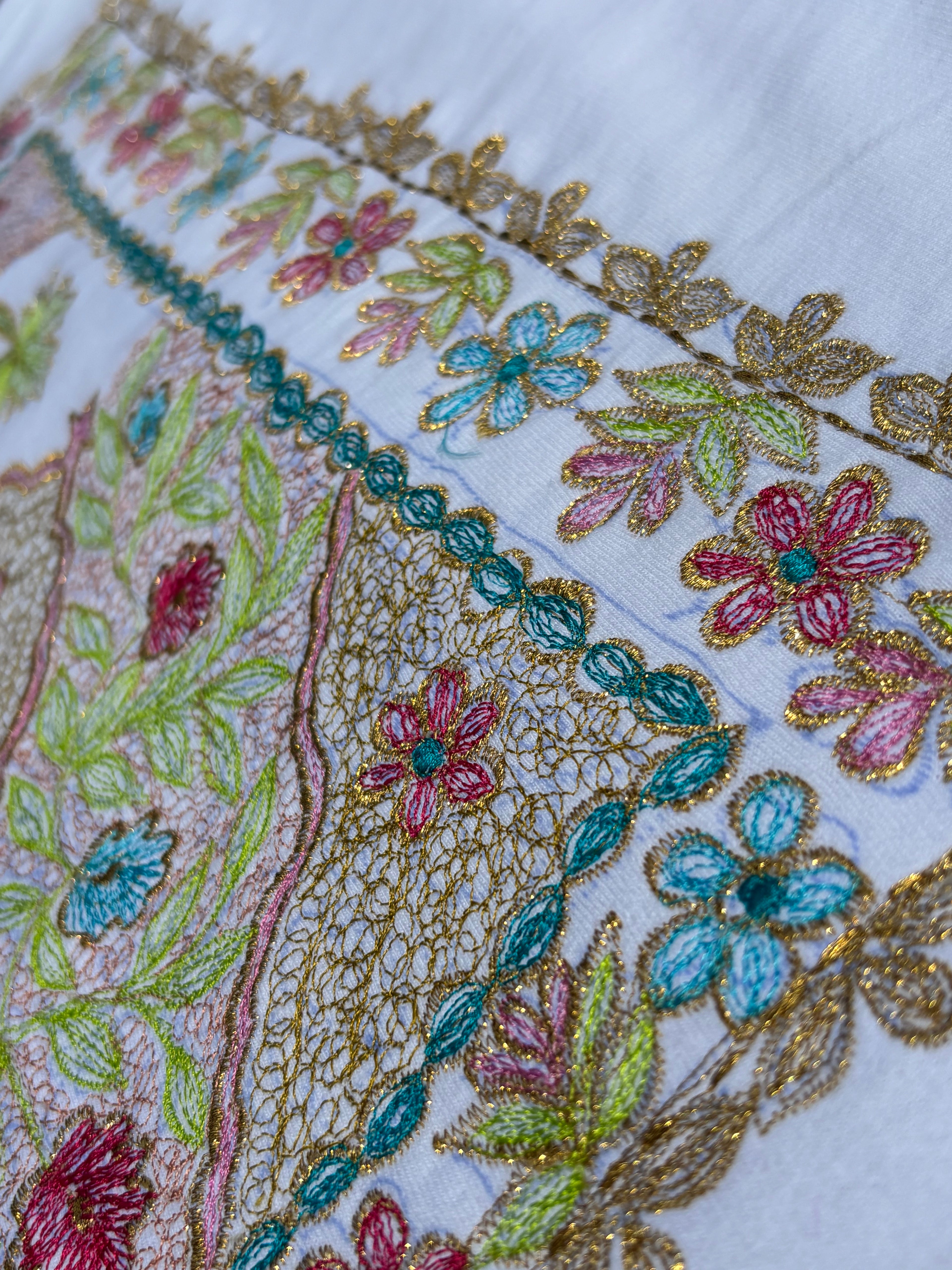 Farsh e Khas Shadow Embroidery White T-shirt