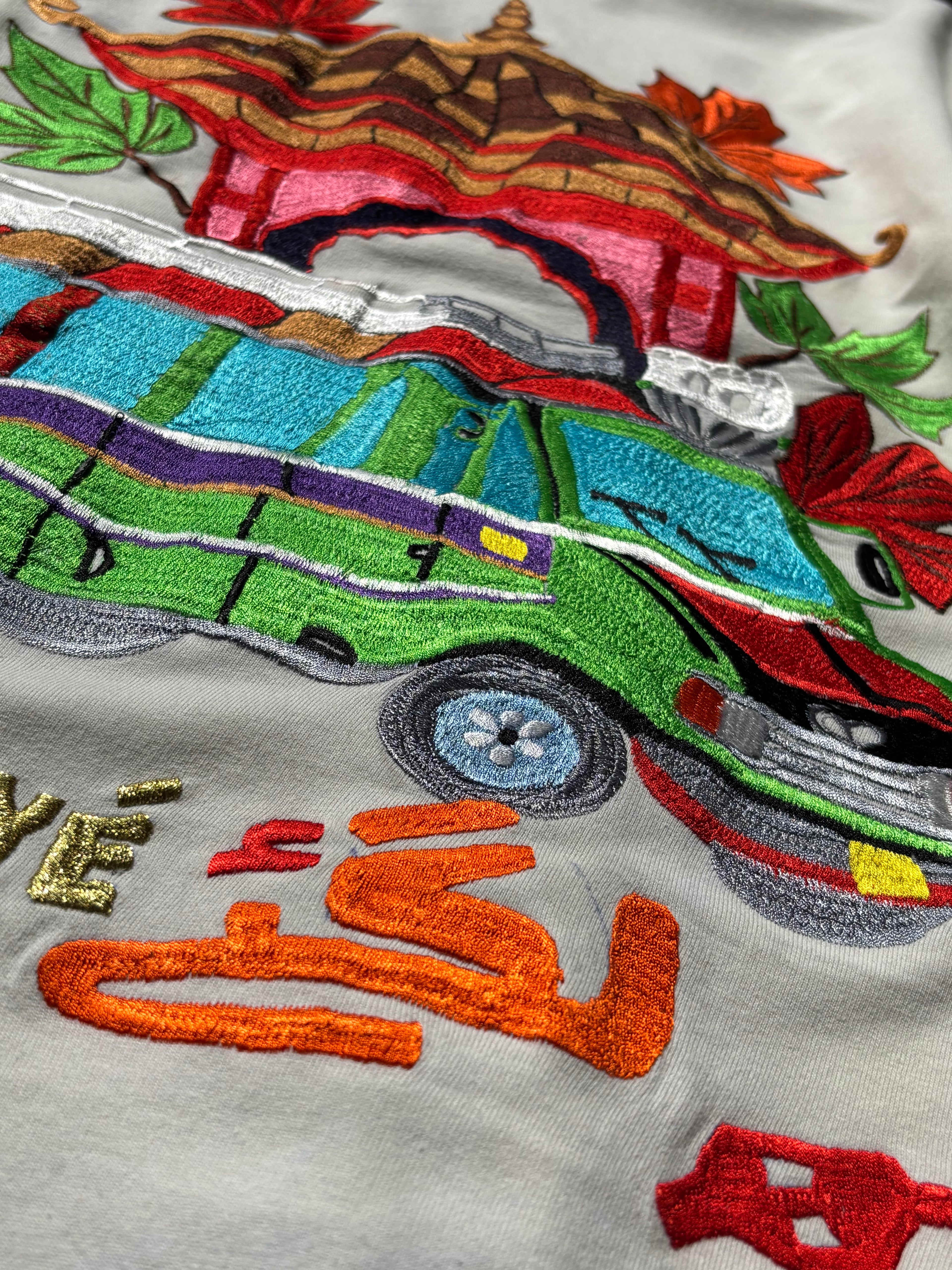 KASHMIRI METADOR TRUCK PAKH LAGAYE RETRO DESIGN EMBROIDERED Off White T-SHIRT