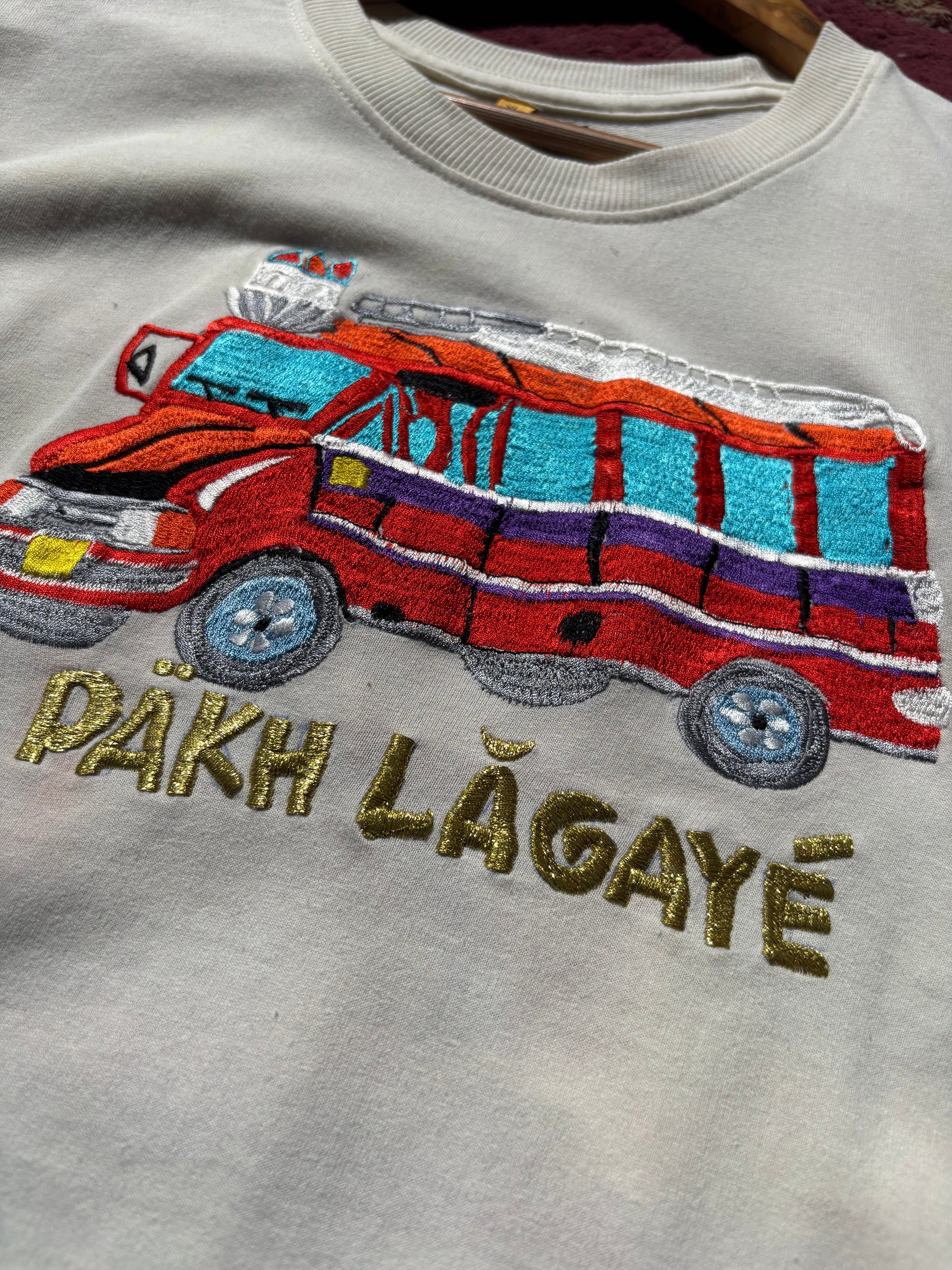 KASHMIRI METADOR TRUCK PAKH LAGAYE RETRO DESIGN EMBROIDERED Off White T-SHIRT