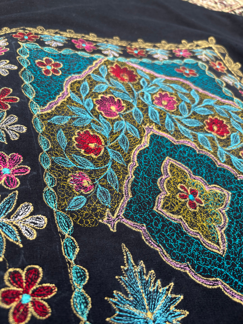 Farsh e Khas Shadow Embroidery Black T-shirt