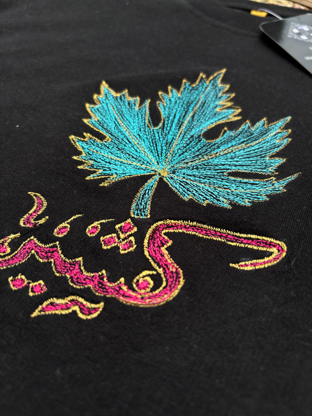 Farsh e Khas Shadow Embroidery Black T-shirt