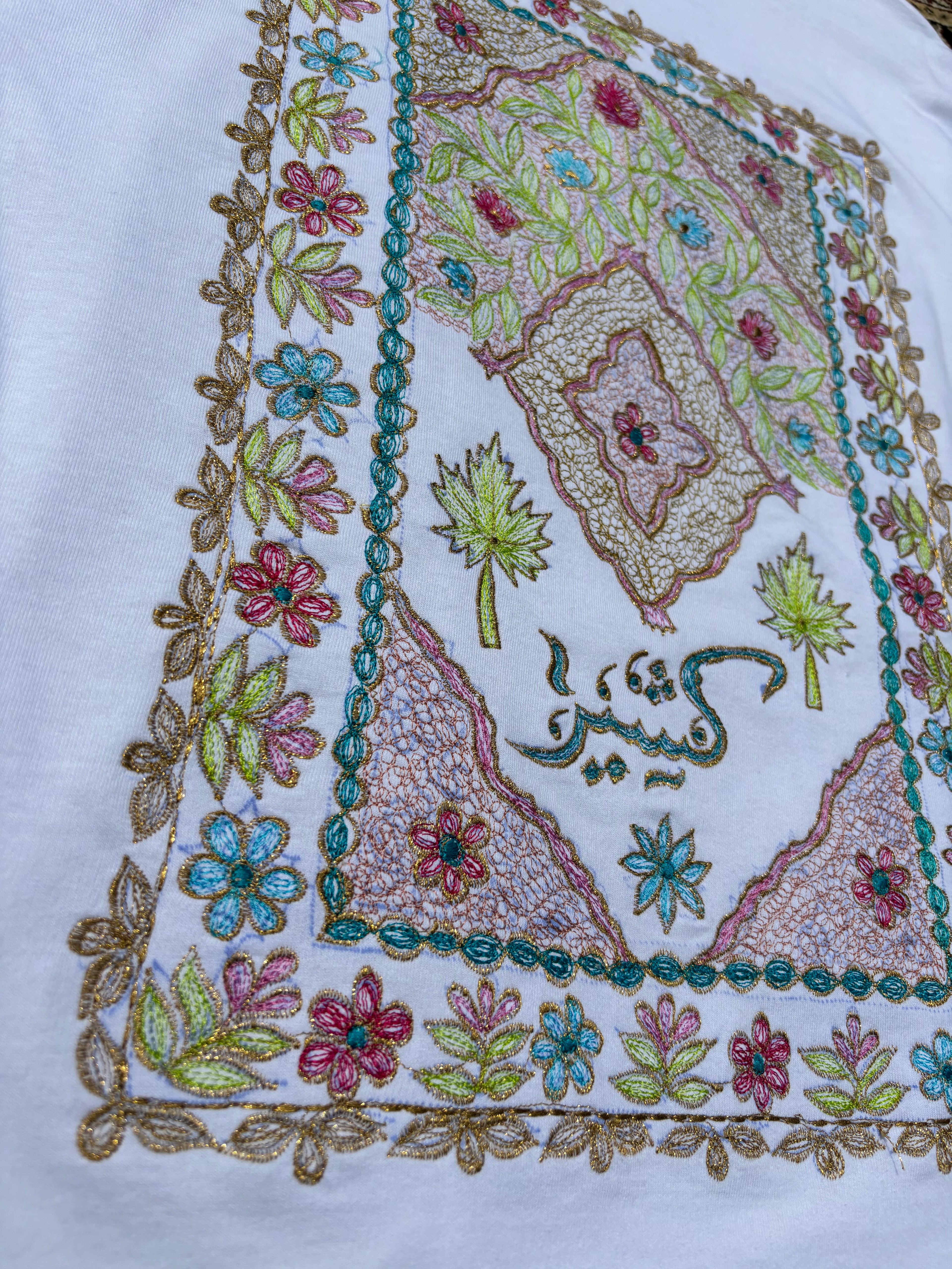Farsh e Khas Shadow Embroidery White T-shirt
